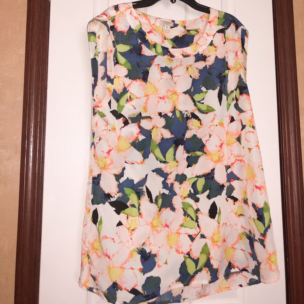Sleeveless blouse